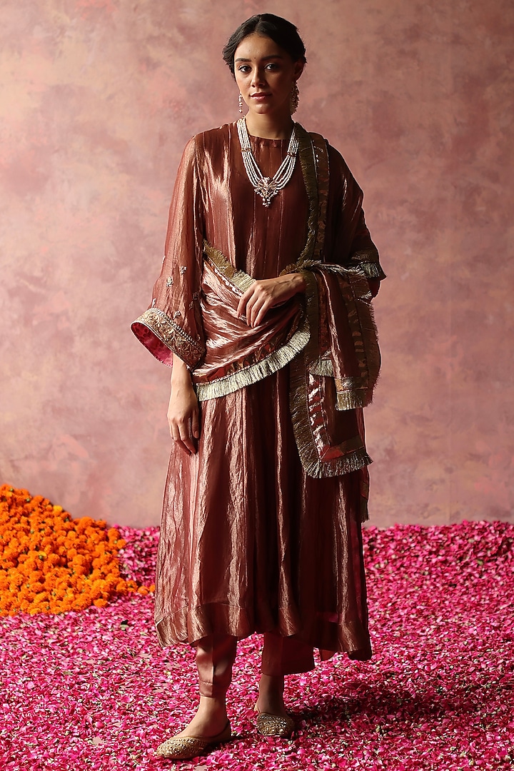 Rose Gold Zari Silk Tissue Embroidered Kurta Set by Begum Pret