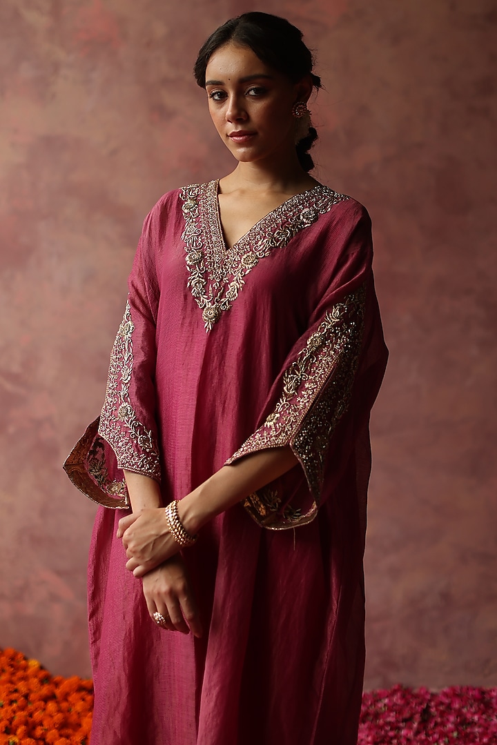 Fuchsia Zari Tissue Embellished Phiran Kurta Set by Begum Pret at Pernia's Pop Up Shop