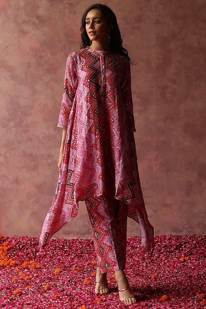 Fuchsia Georgette Embellished Kurta Set by Begum Pret