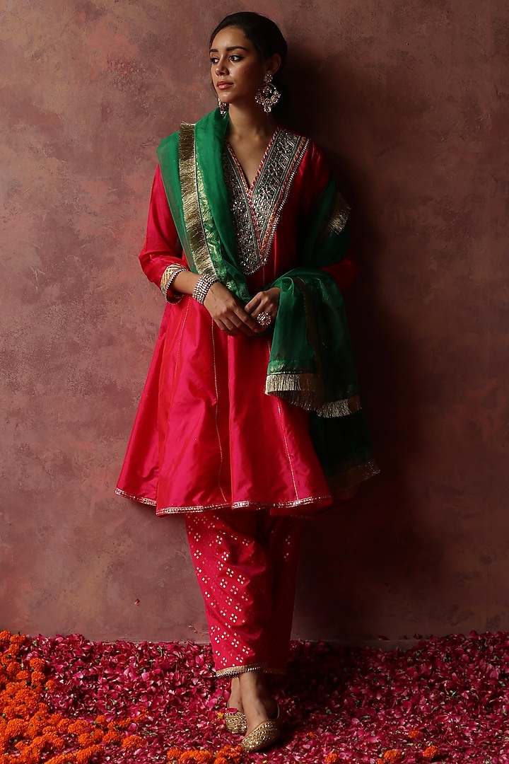 Berry Red Silk Embellished Short Kurta Set by Begum Pret at Pernia's Pop Up Shop