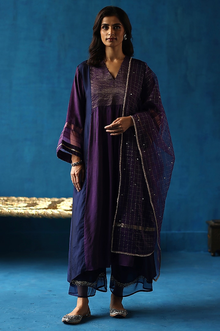 Midnight Blue Habutai Silk Kurta Set by Begum Pret at Pernia's Pop Up Shop