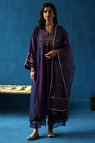 Midnight Blue Habutai Silk Kurta Set by Begum Pret