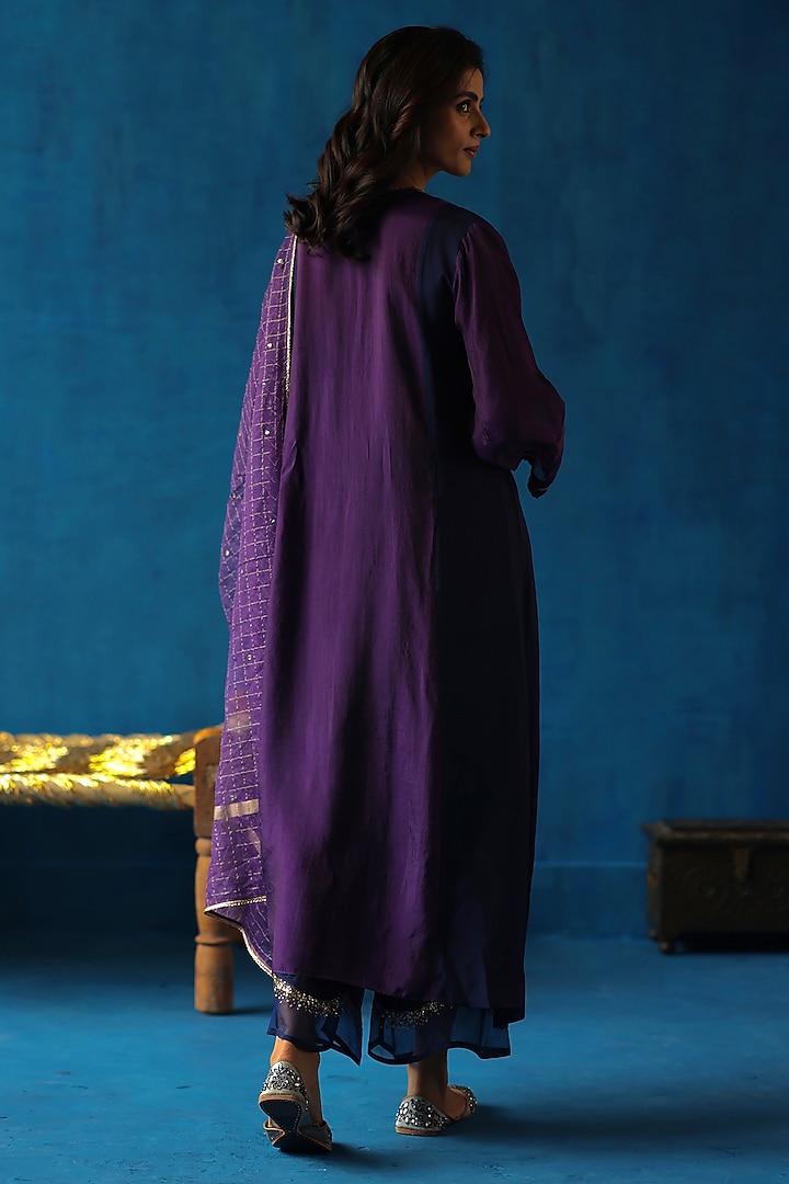 Midnight Blue Habutai Silk Kurta Set by Begum Pret at Pernia's Pop Up Shop
