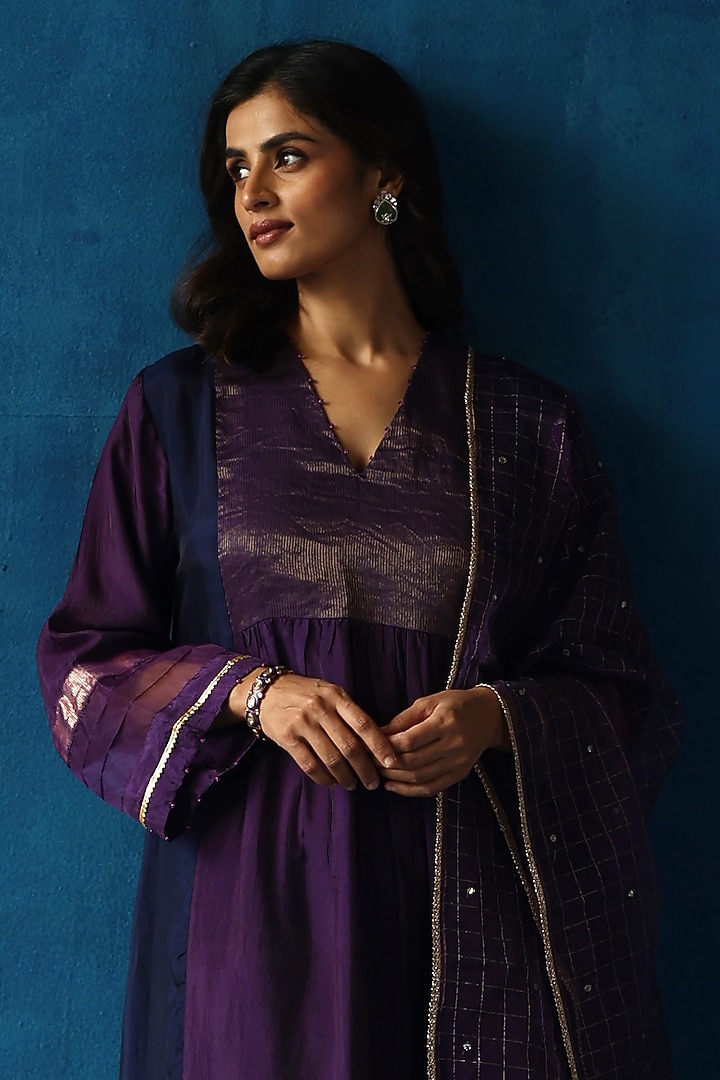 Midnight Blue Habutai Silk Kurta Set by Begum Pret at Pernia's Pop Up Shop