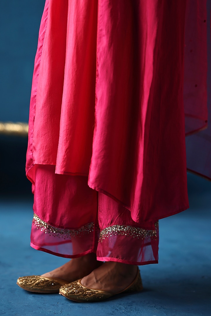 Fuchsia Blue Habutai Silk Kurta Set by Begum Pret at Pernia's Pop Up Shop