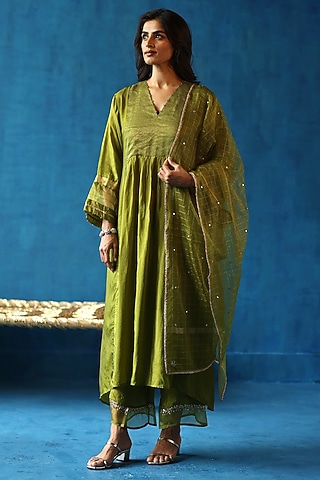 Green Blue Habutai Silk Kurta Set by Begum Pret
