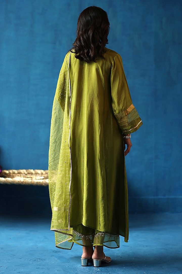 Green Blue Habutai Silk Kurta Set by Begum Pret at Pernia's Pop Up Shop