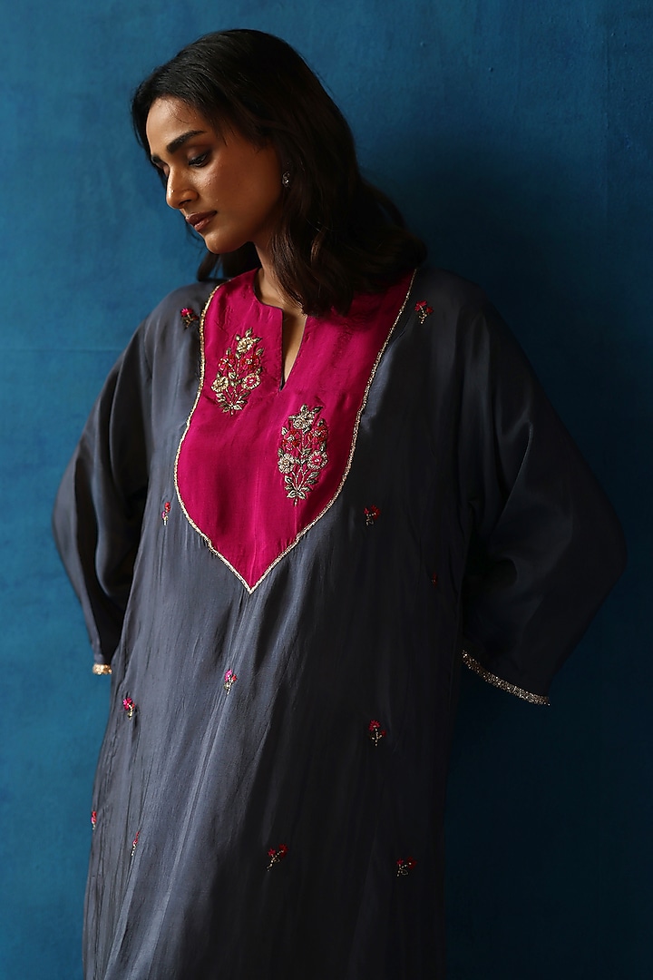 Grey Habutai Silk Hand Embroidered Kurta Set by Begum Pret at Pernia's Pop Up Shop