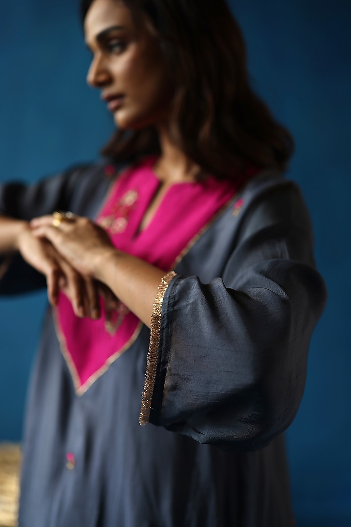 Grey Habutai Silk Hand Embroidered Kurta Set by Begum Pret at Pernia's Pop Up Shop