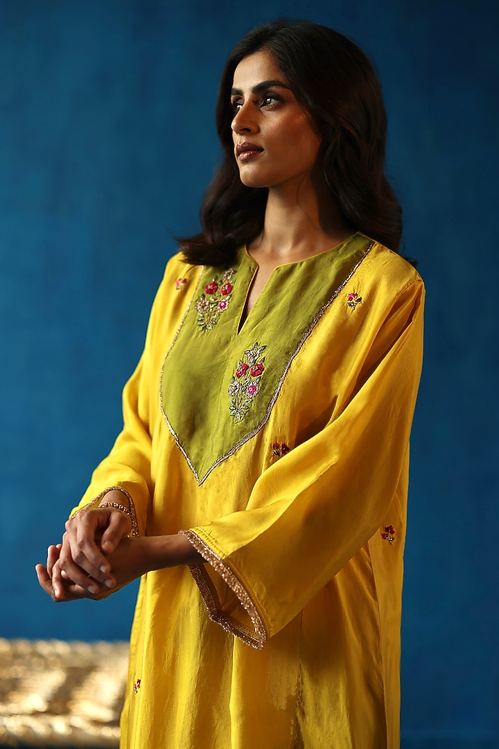 Yellow Habutai Silk Hand Embroidered Kurta Set by Begum Pret at Pernia's Pop Up Shop