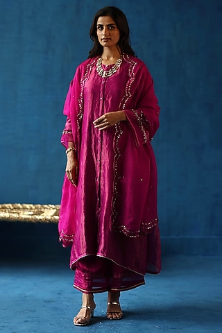 Fuchsia Zari Silk Sequins Hand Embroidered kurta Set by Begum Pret
