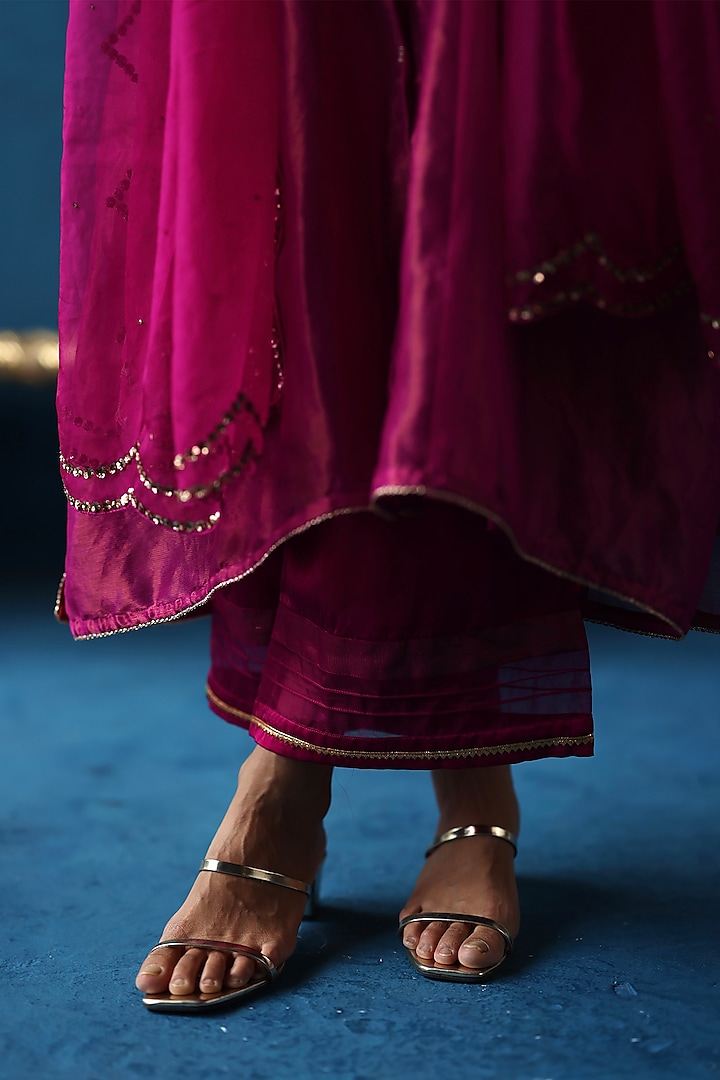 Fuchsia Zari Silk Sequins Hand Embroidered kurta Set by Begum Pret at Pernia's Pop Up Shop
