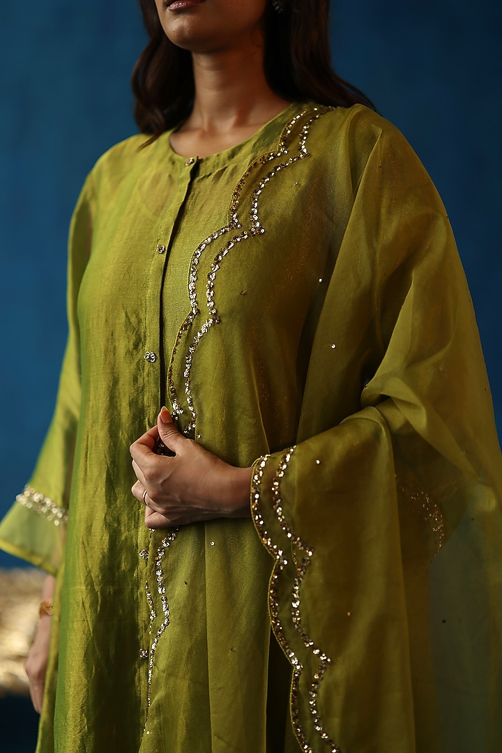 Green Zari Silk Sequins Hand Embroidered kurta Set by Begum Pret at Pernia's Pop Up Shop