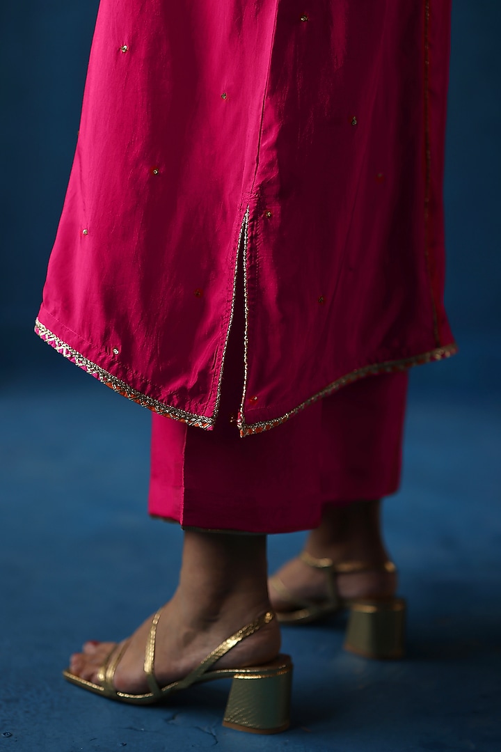 Fuchsia Habutai Silk Hand Embroidered Kurta Set by Begum Pret at Pernia's Pop Up Shop