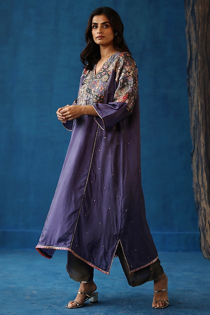 Purple Habutai Silk Hand Embroidered Kurta Set by Begum Pret at Pernia's Pop Up Shop