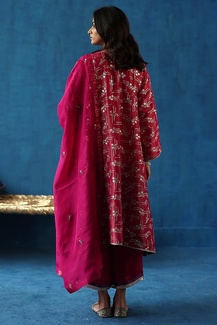 Fuchsia Zari Silk Sequins Work kurta Set by Begum Pret at Pernia's Pop Up Shop
