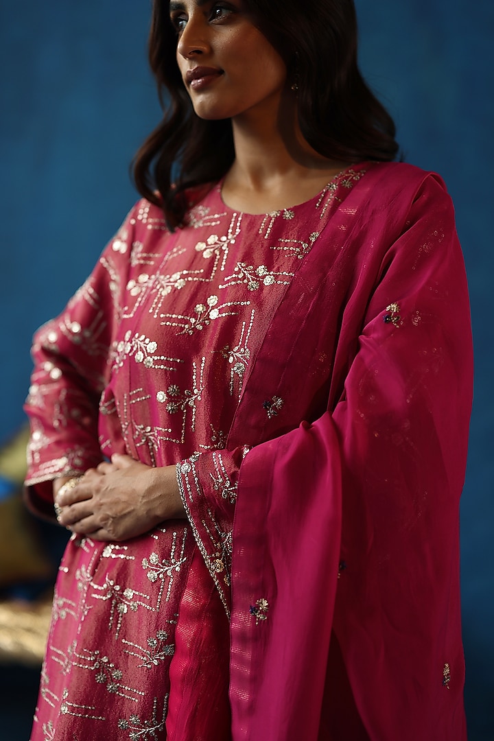 Fuchsia Zari Silk Sequins Work kurta Set by Begum Pret at Pernia's Pop Up Shop