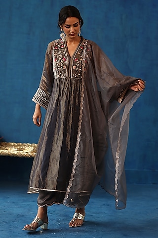 Grey Zari Silk Hand Embellished Kurta Set by Begum Pret