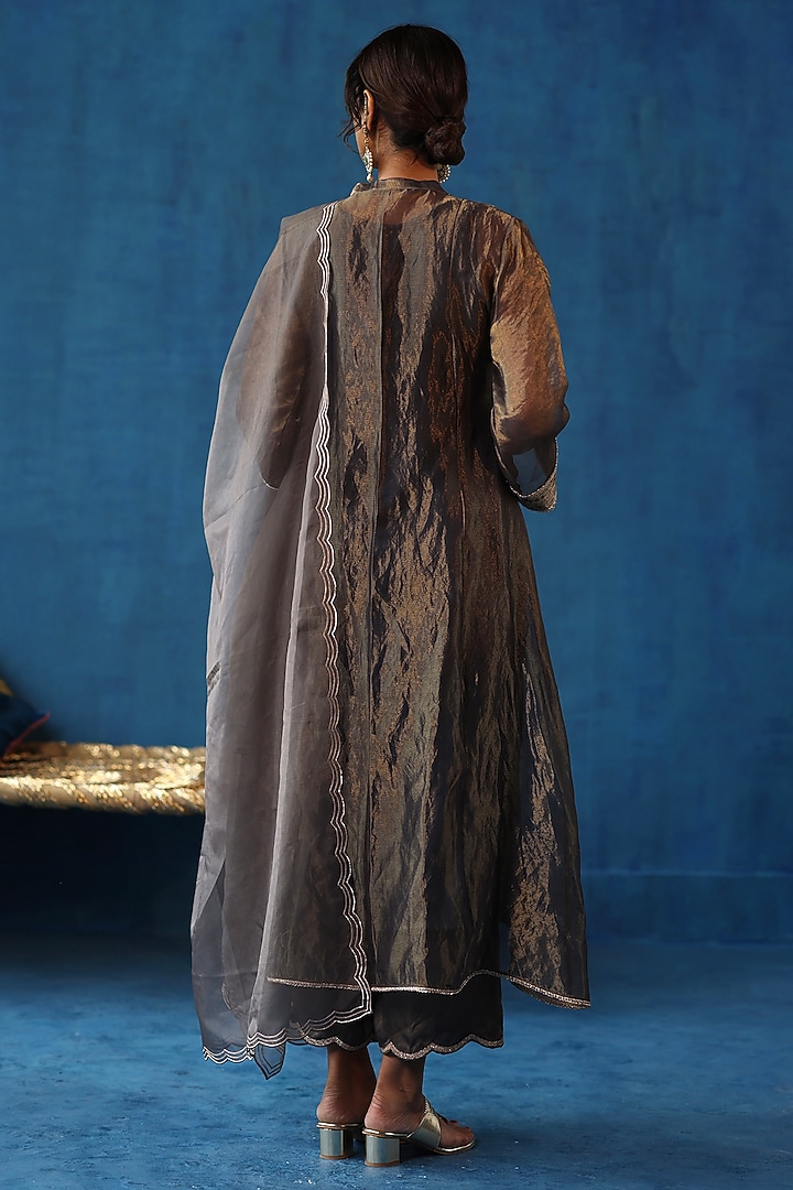 Grey Zari Silk Hand Embellished Kurta Set by Begum Pret at Pernia's Pop Up Shop