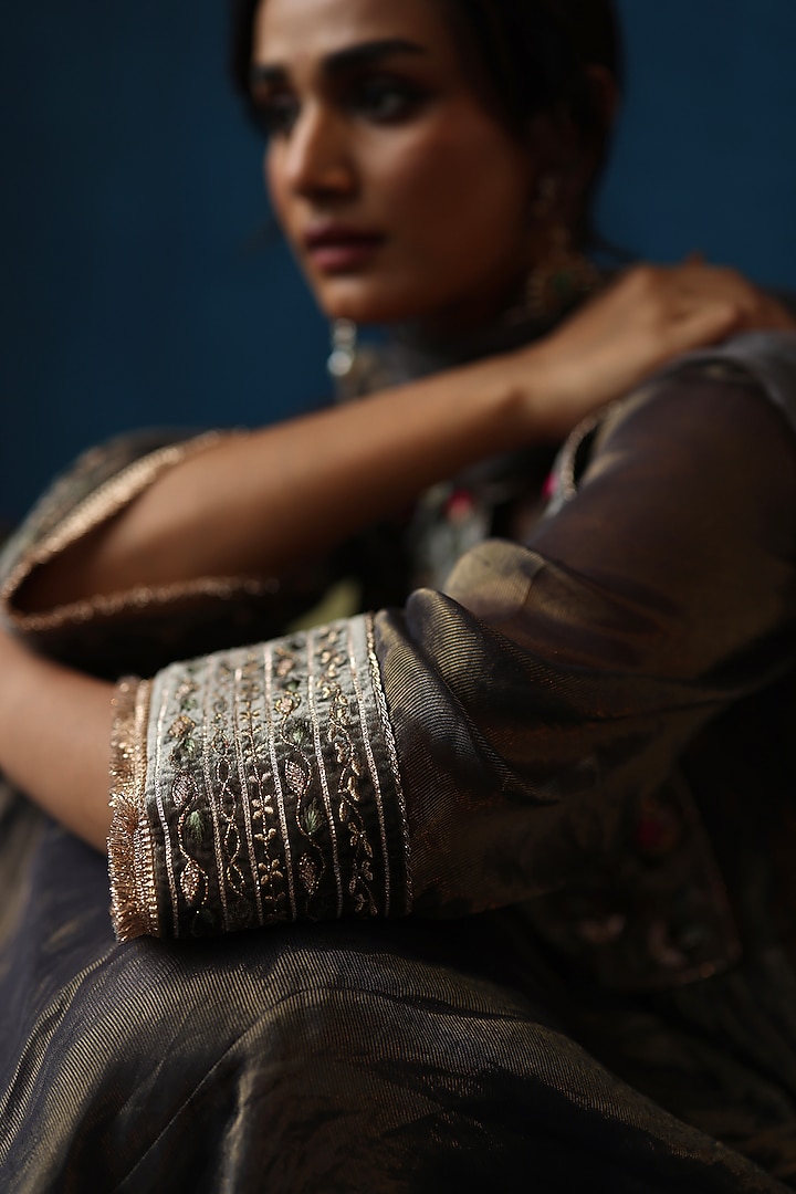 Grey Zari Silk Hand Embellished Kurta Set by Begum Pret at Pernia's Pop Up Shop
