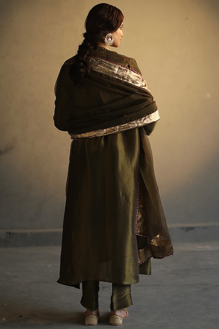 Olive Green Hand Embroidered Kurta Set by Begum Pret at Pernia's Pop Up Shop