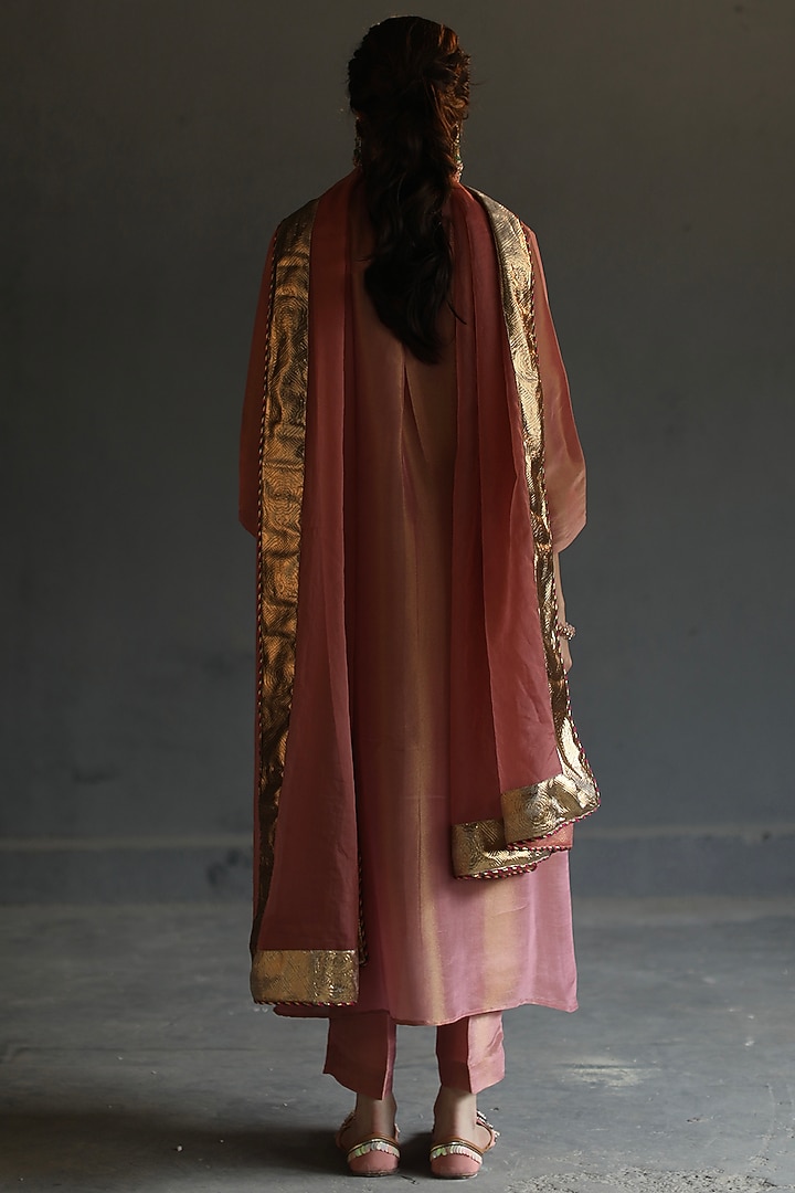 Peach Hand Embroidered Kurta Set by Begum Pret at Pernia's Pop Up Shop