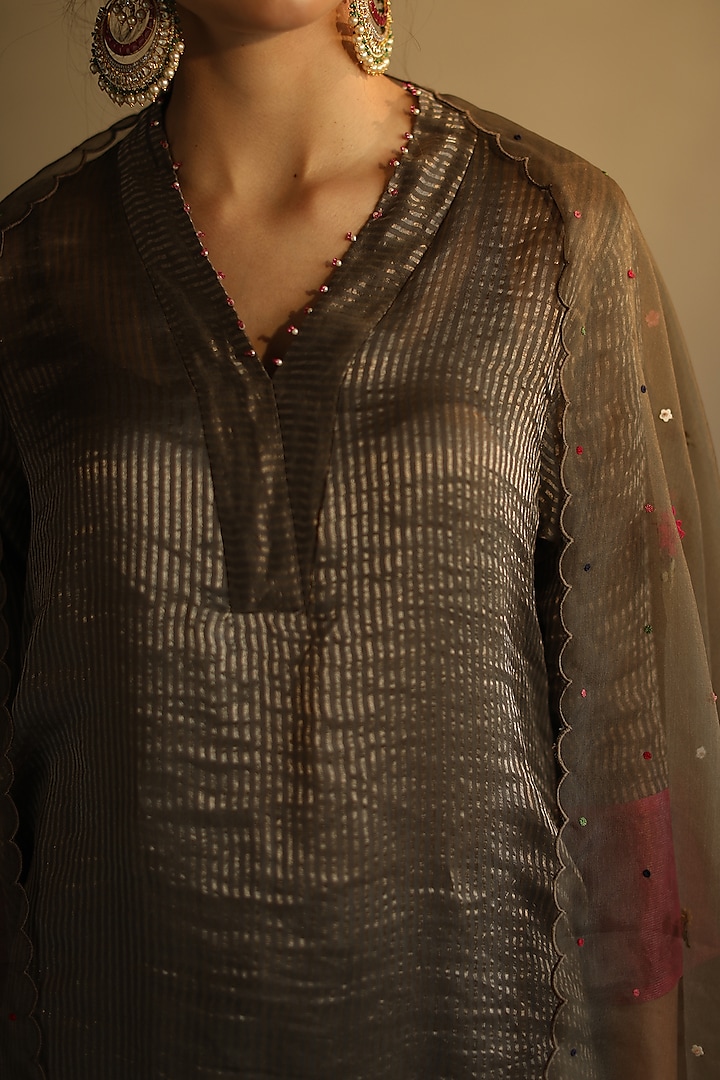 Charcoal Grey Hand Embroidered Kurta Set by Begum Pret at Pernia's Pop Up Shop