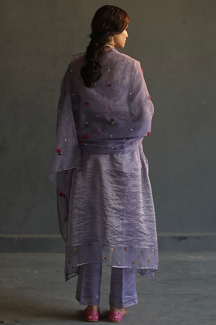 Lilac Hand Embroidered Kurta Set by Begum Pret at Pernia's Pop Up Shop
