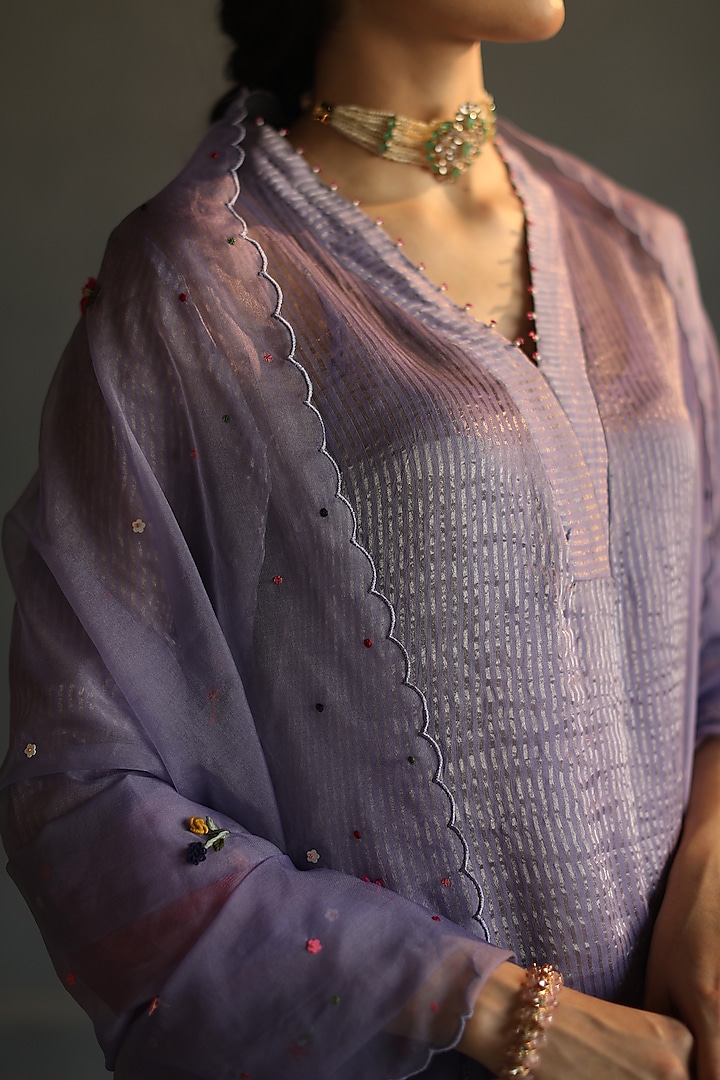 Lilac Hand Embroidered Kurta Set by Begum Pret at Pernia's Pop Up Shop