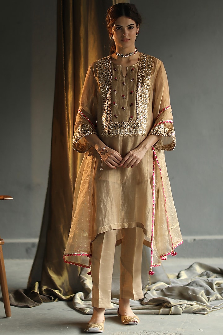 Beige Hand Embroidered Kurta Set by Begum Pret at Pernia's Pop Up Shop