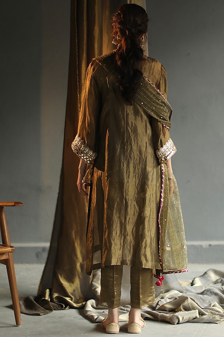 Deep Olive Hand Embroidered Kurta Set by Begum Pret at Pernia's Pop Up Shop