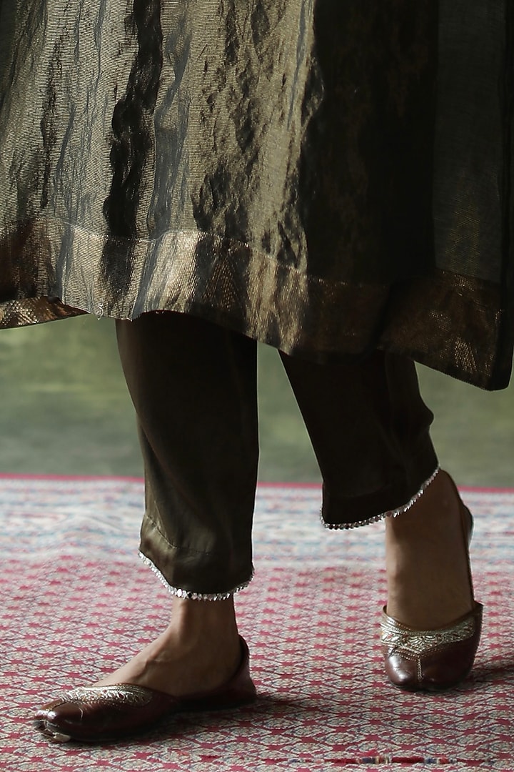 Olive Green Embellished Kaftan Set by Begum Pret at Pernia's Pop Up Shop