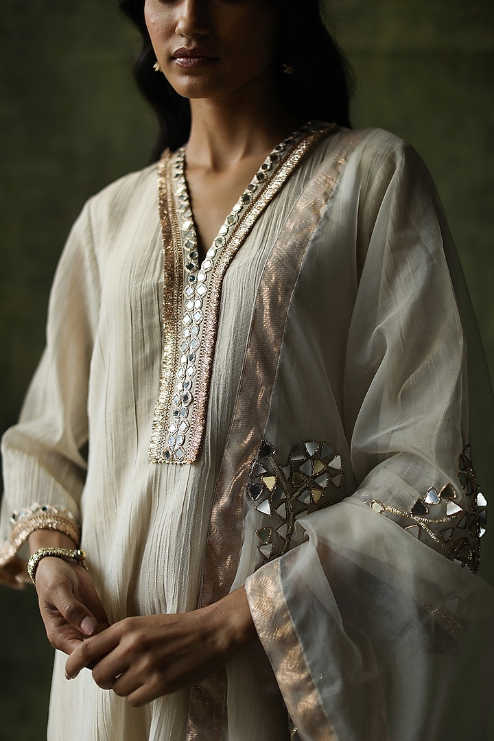 Ivory Embellished Kurta Set by Begum Pret at Pernia's Pop Up Shop