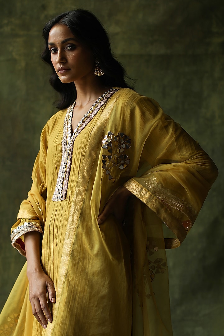 Mustard Embellished Kurta Set by Begum Pret at Pernia's Pop Up Shop
