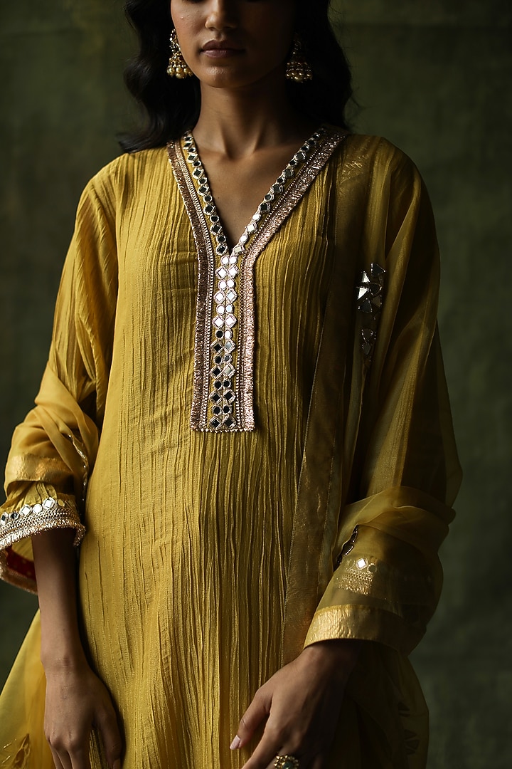 Mustard Embellished Kurta Set by Begum Pret at Pernia's Pop Up Shop