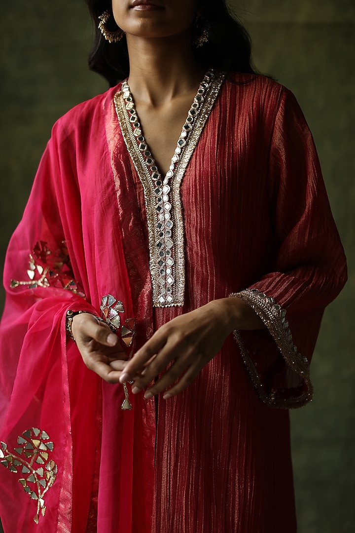 Magenta Pink Embellished Kurta Set by Begum Pret at Pernia's Pop Up Shop