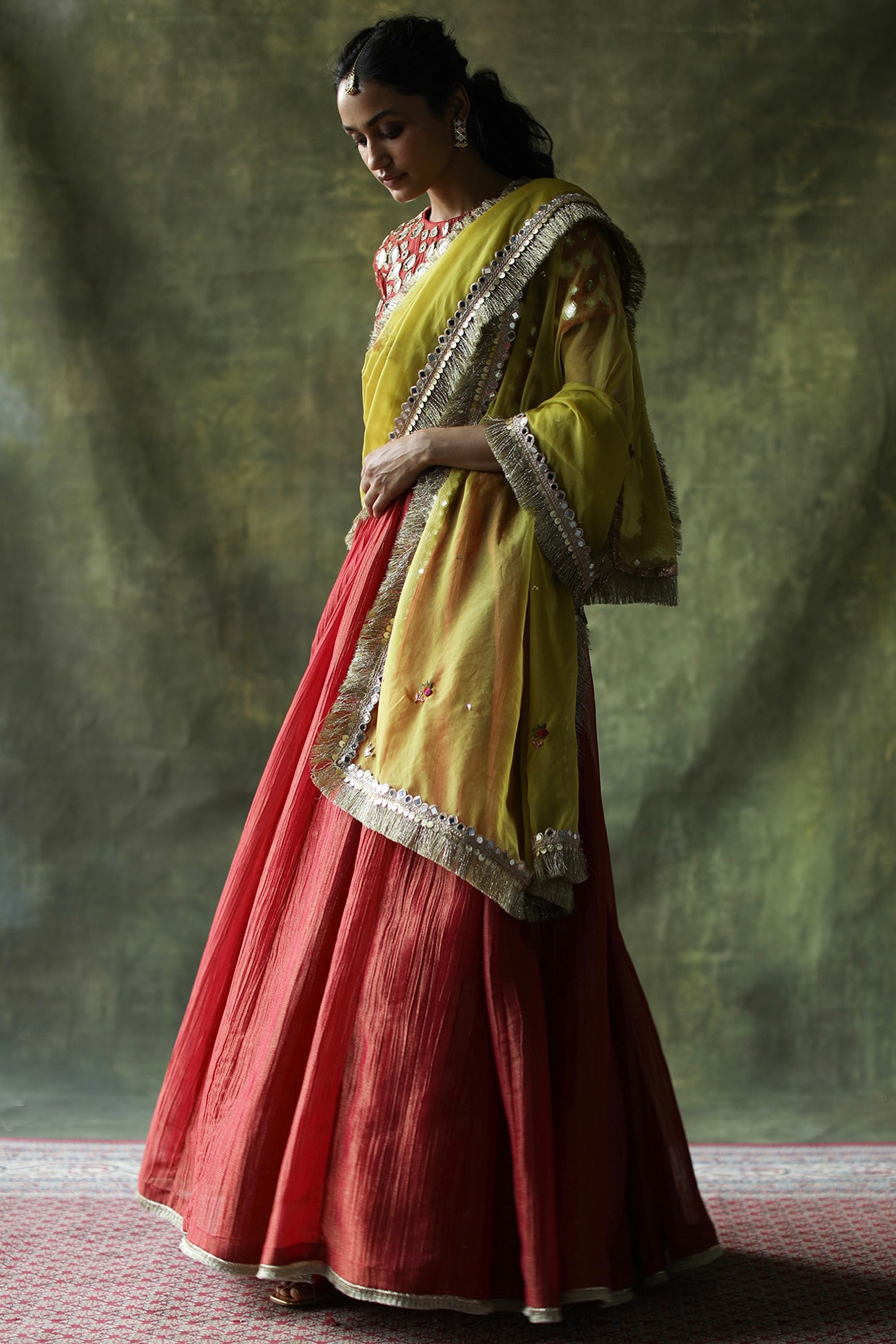 Ami Savjani - Customised lakhnawi lehenga choli along with patola dupatta .  . . #lovefashion #yellow #green #treditionalwear #indianwear #fashionstyle  #fashiondesigner #fasioninsta | Facebook