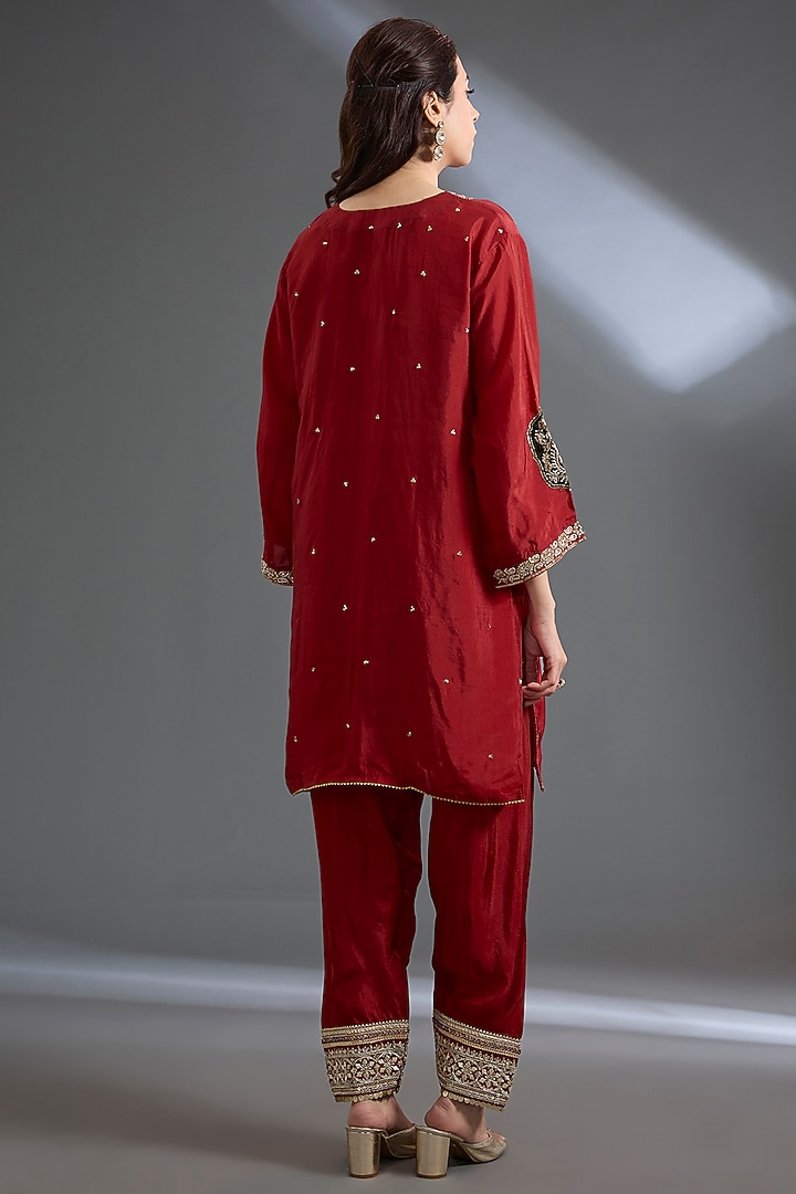Red Habutai Silk Sequins Work Kurta Set by Begum Pret at Pernia's Pop Up Shop
