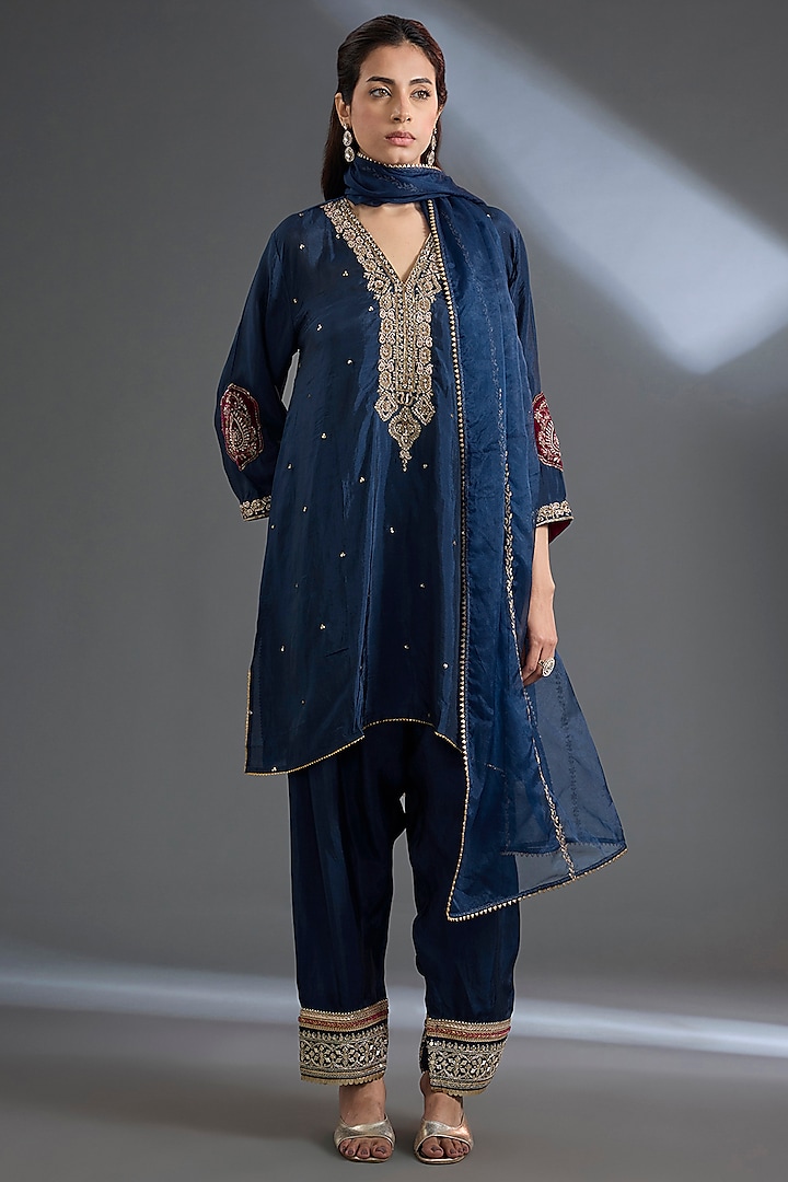 Blue Habutai Silk Sequins Work Kurta Set by Begum Pret at Pernia's Pop Up Shop