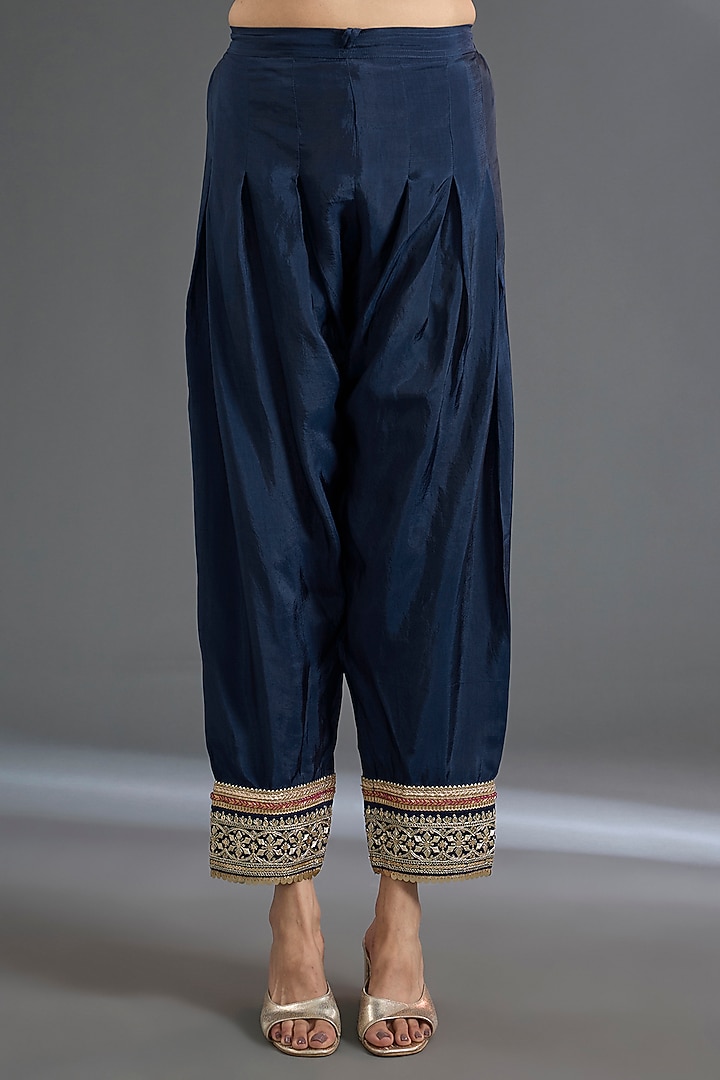Blue Habutai Silk Sequins Work Kurta Set by Begum Pret at Pernia's Pop Up Shop