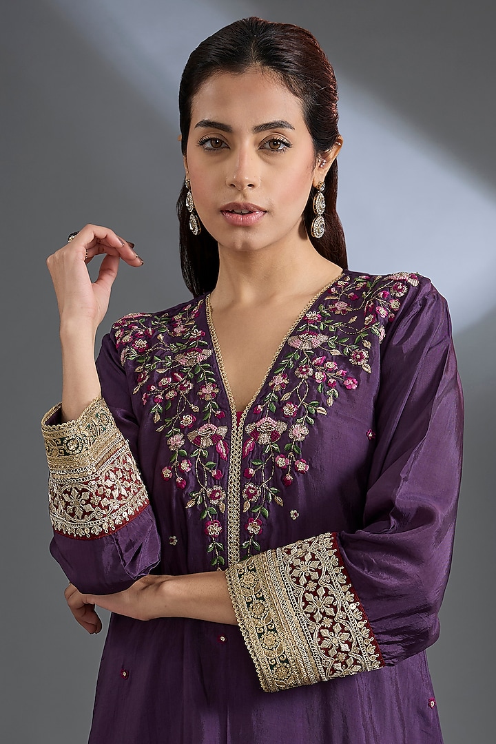 Purple Habutai Silk Resham Work Kurta Set by Begum Pret at Pernia's Pop Up Shop