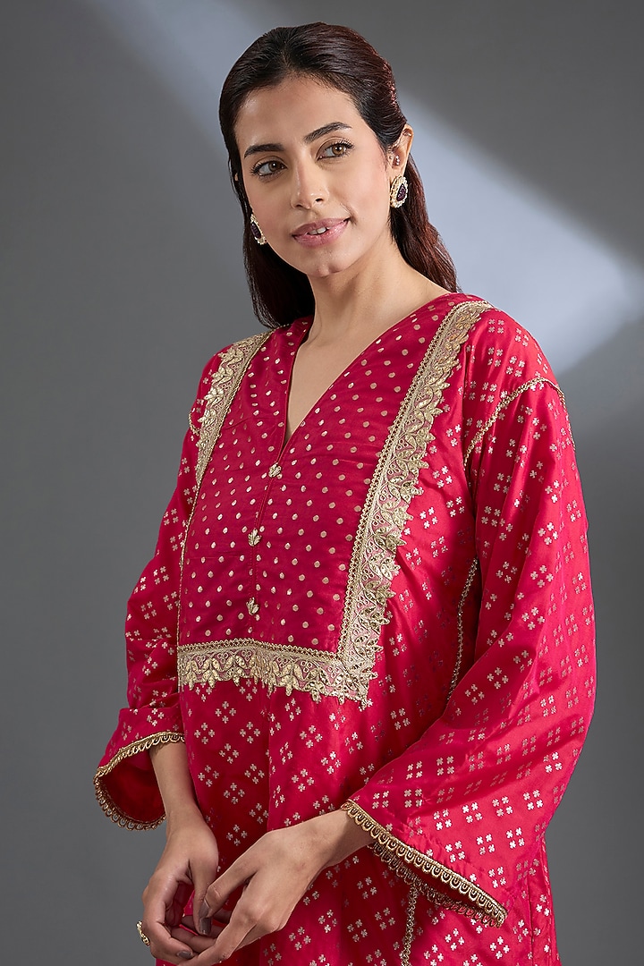 Fuchsia Zari Silk Gota Patti Work Phiran Kurta Set by Begum Pret at Pernia's Pop Up Shop