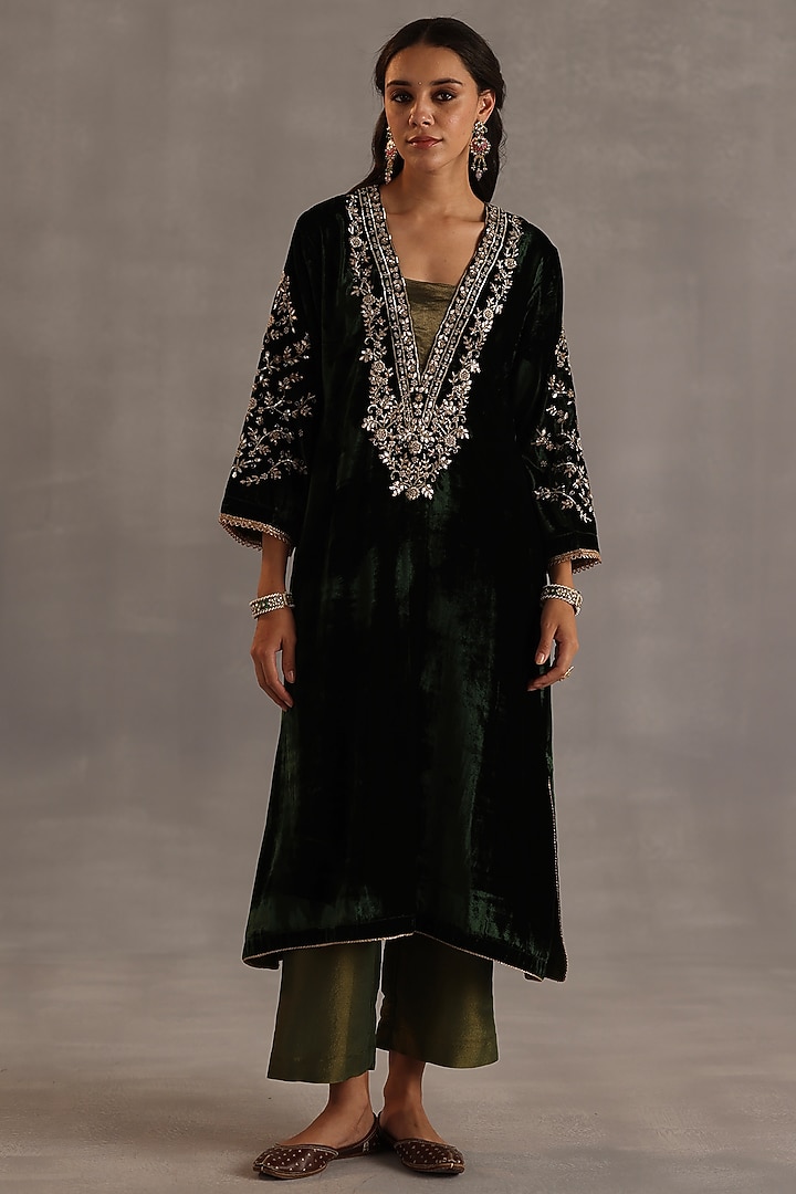 Bottle Green Velvet Handwork Kurta Set by Begum Pret at Pernia's Pop Up Shop