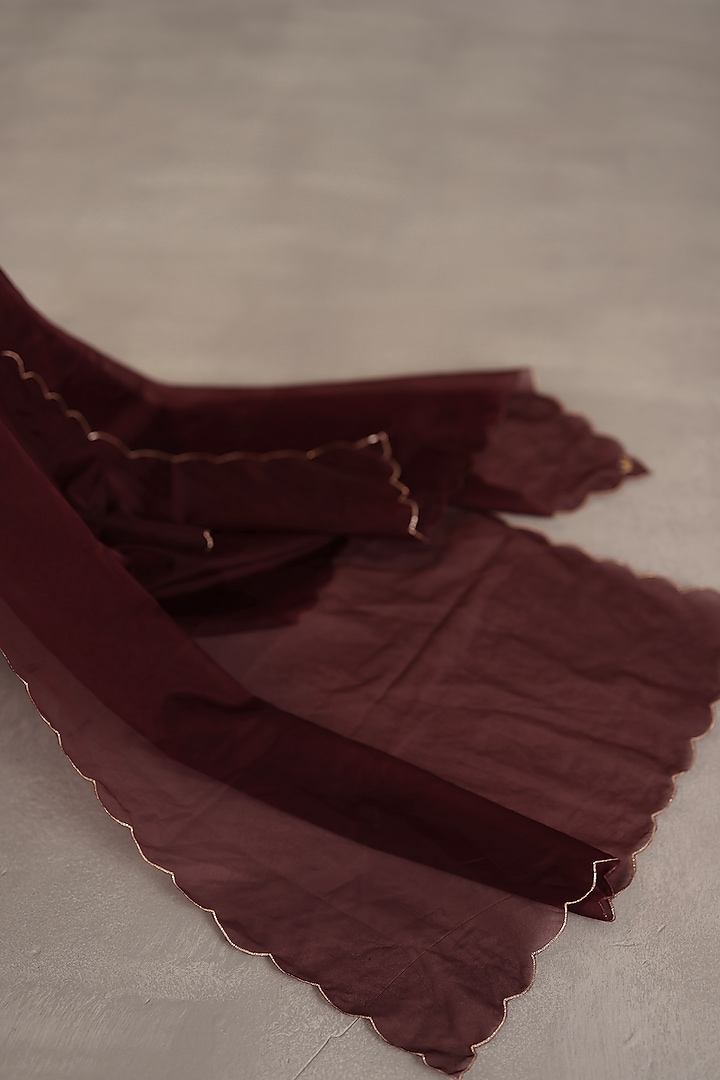 Garnet Velvet Sequins Embroidered Kurta Set by Begum Pret at Pernia's Pop Up Shop