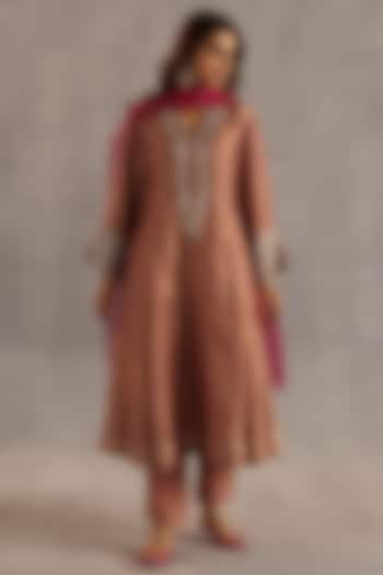 Orange Tissue Silk Sequins Work Kurta Set by Begum Pret at Pernia's Pop Up Shop