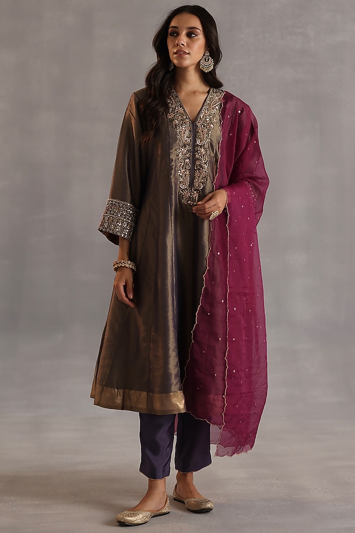 Grey Tissue Silk Sequins Embroidered Kurta Set by Begum Pret at Pernia's Pop Up Shop