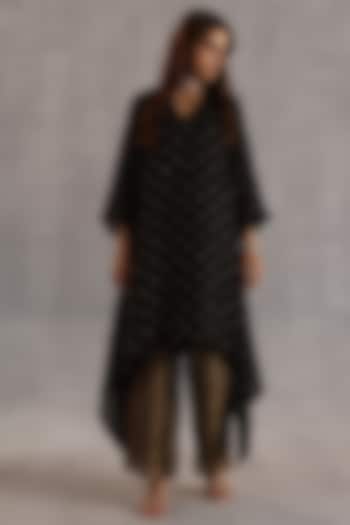 Black Satin Tissue Zari Embroidered Kurta Set by Begum Pret at Pernia's Pop Up Shop