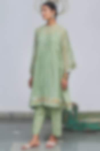 Olive Green Embroidered Kurta Set by Begum Pret at Pernia's Pop Up Shop