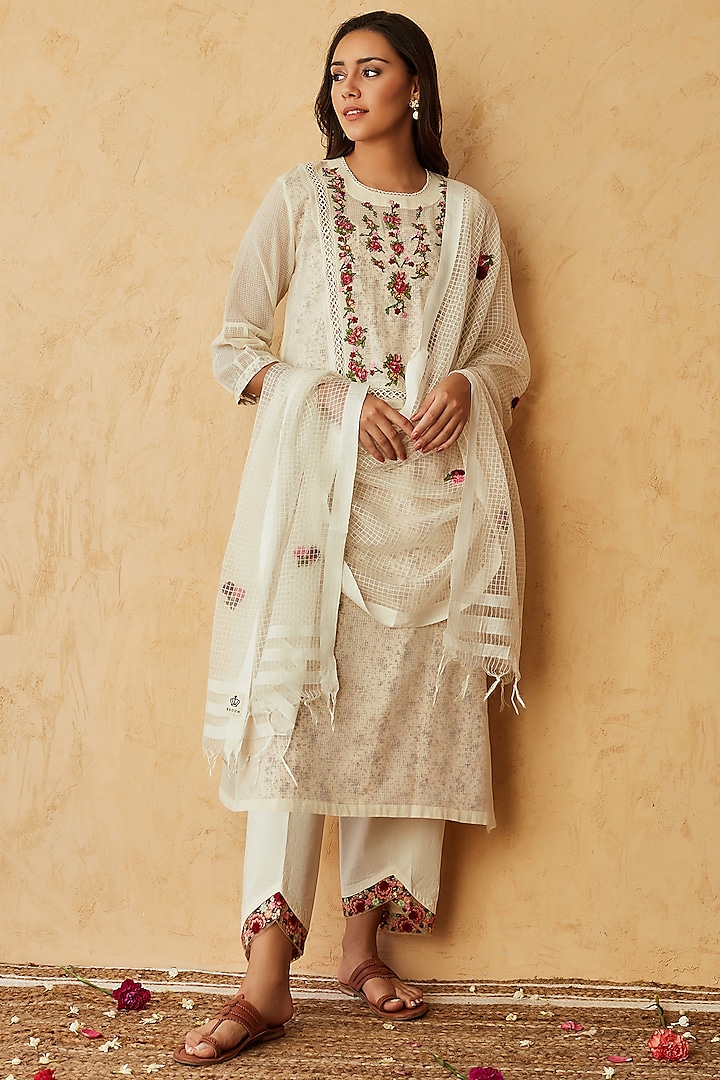 Ivory French Knot Embroidered Kurta Set by Begum Pret