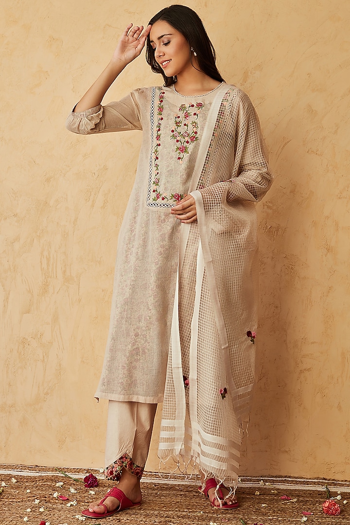 Beige French Knot Embroidered Kurta Set by Begum Pret